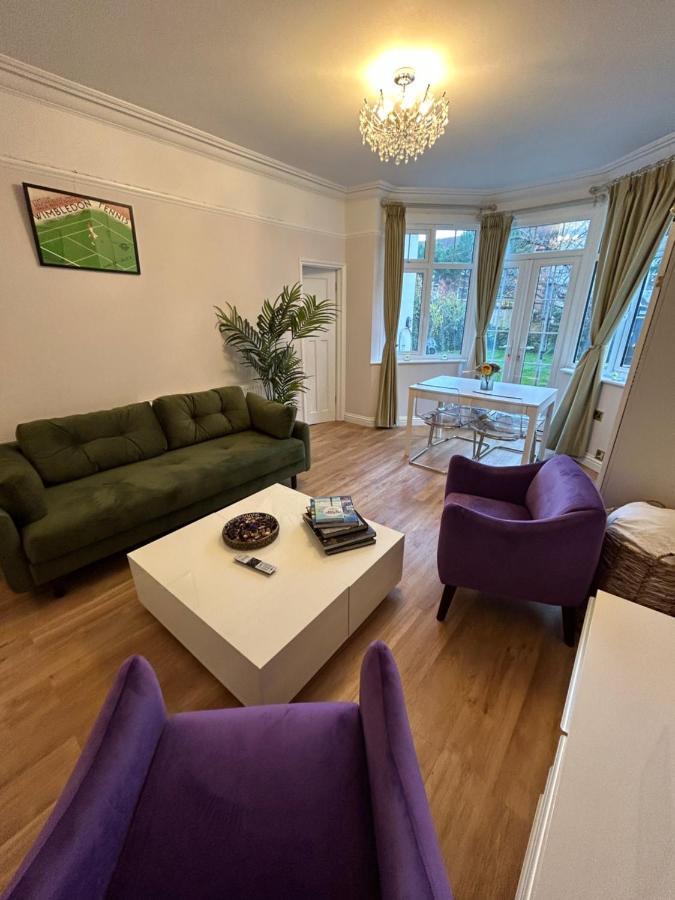 Lovely Garden Apartment In Wimbledon Town Centre With Private Parking By Wimbledon Holiday Lets Londra Exterior foto