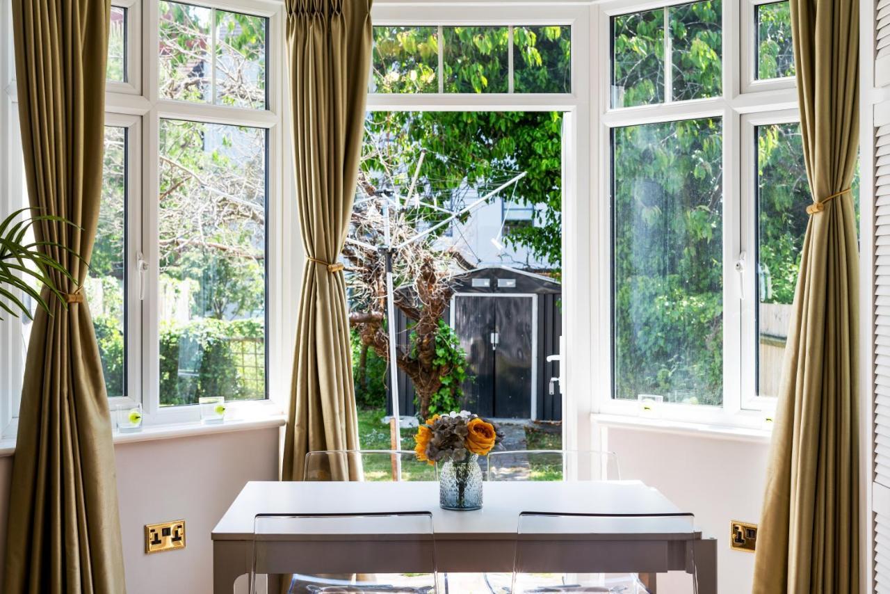 Lovely Garden Apartment In Wimbledon Town Centre With Private Parking By Wimbledon Holiday Lets Londra Exterior foto