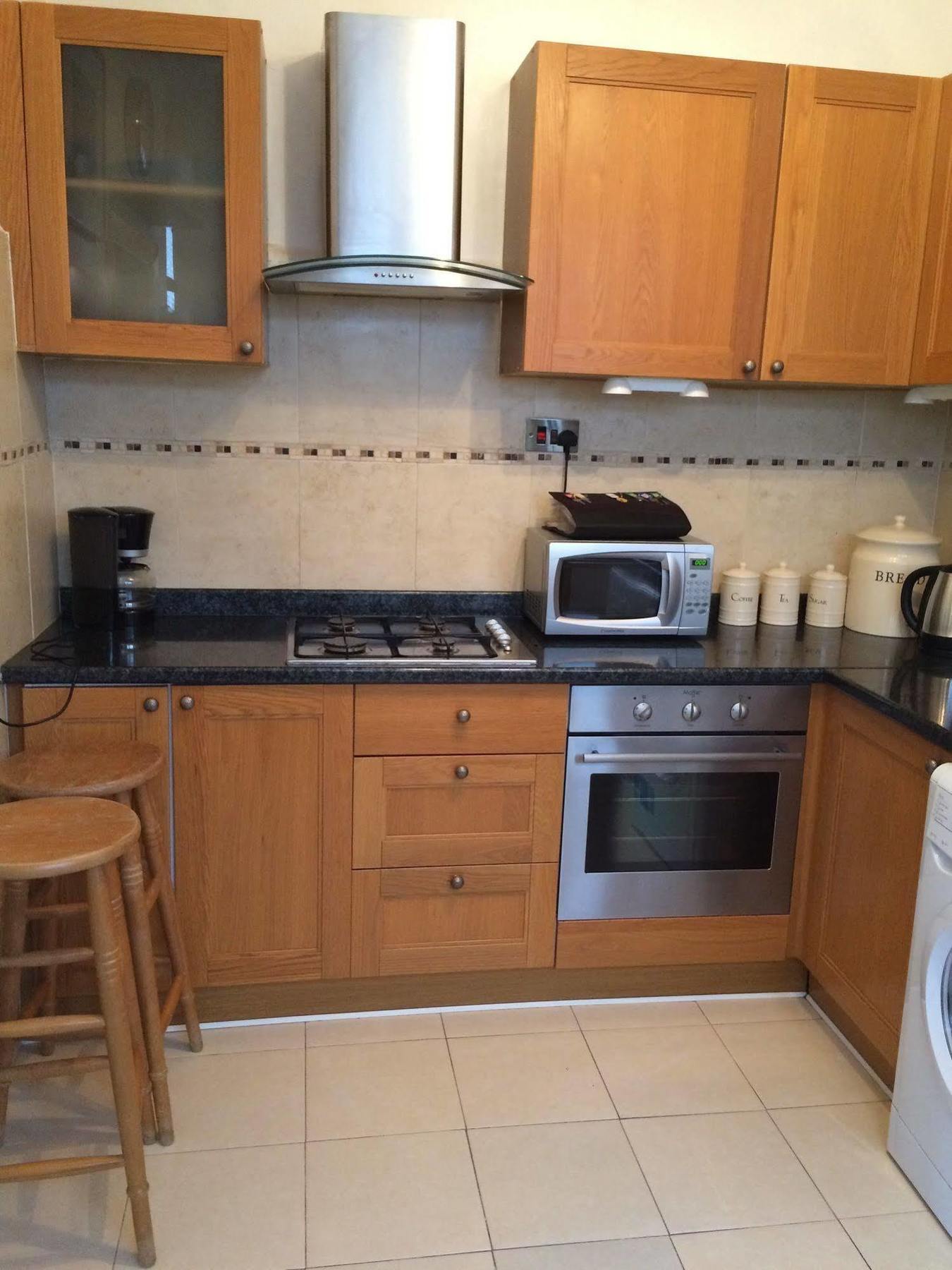 Lovely Garden Apartment In Wimbledon Town Centre With Private Parking By Wimbledon Holiday Lets Londra Exterior foto