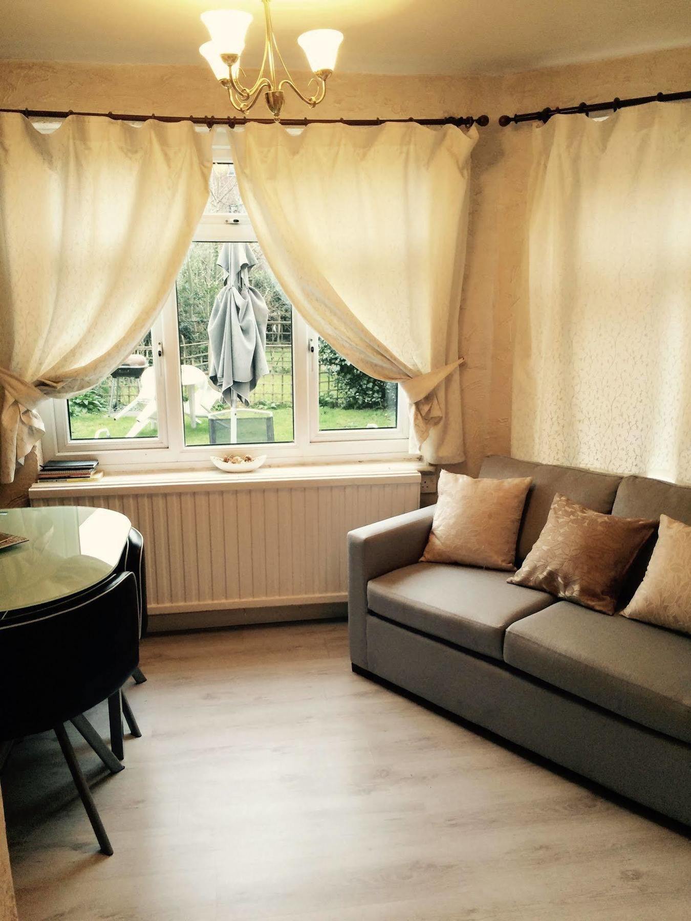Lovely Garden Apartment In Wimbledon Town Centre With Private Parking By Wimbledon Holiday Lets Londra Exterior foto
