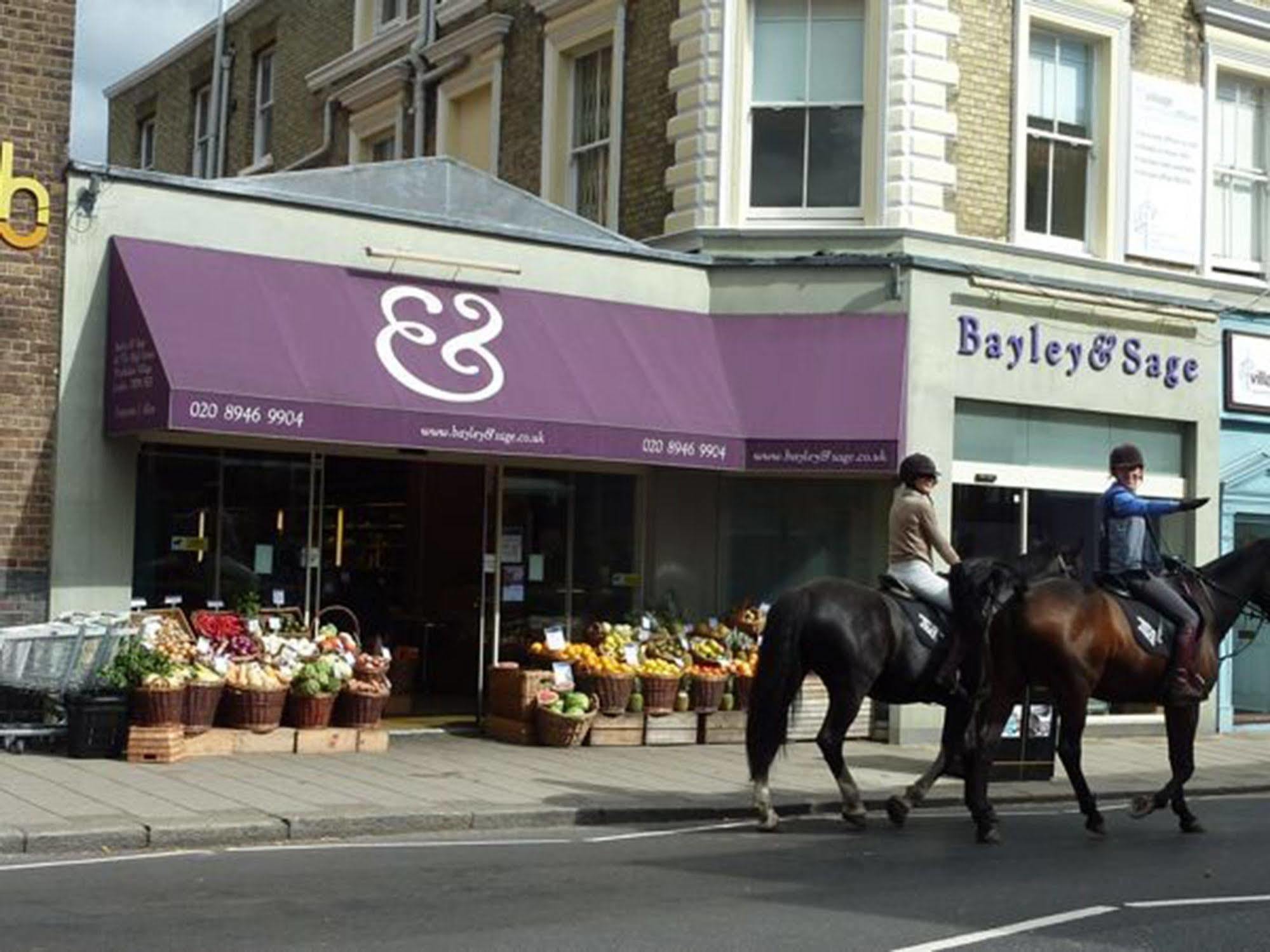 Lovely Garden Apartment In Wimbledon Town Centre With Private Parking By Wimbledon Holiday Lets Londra Exterior foto