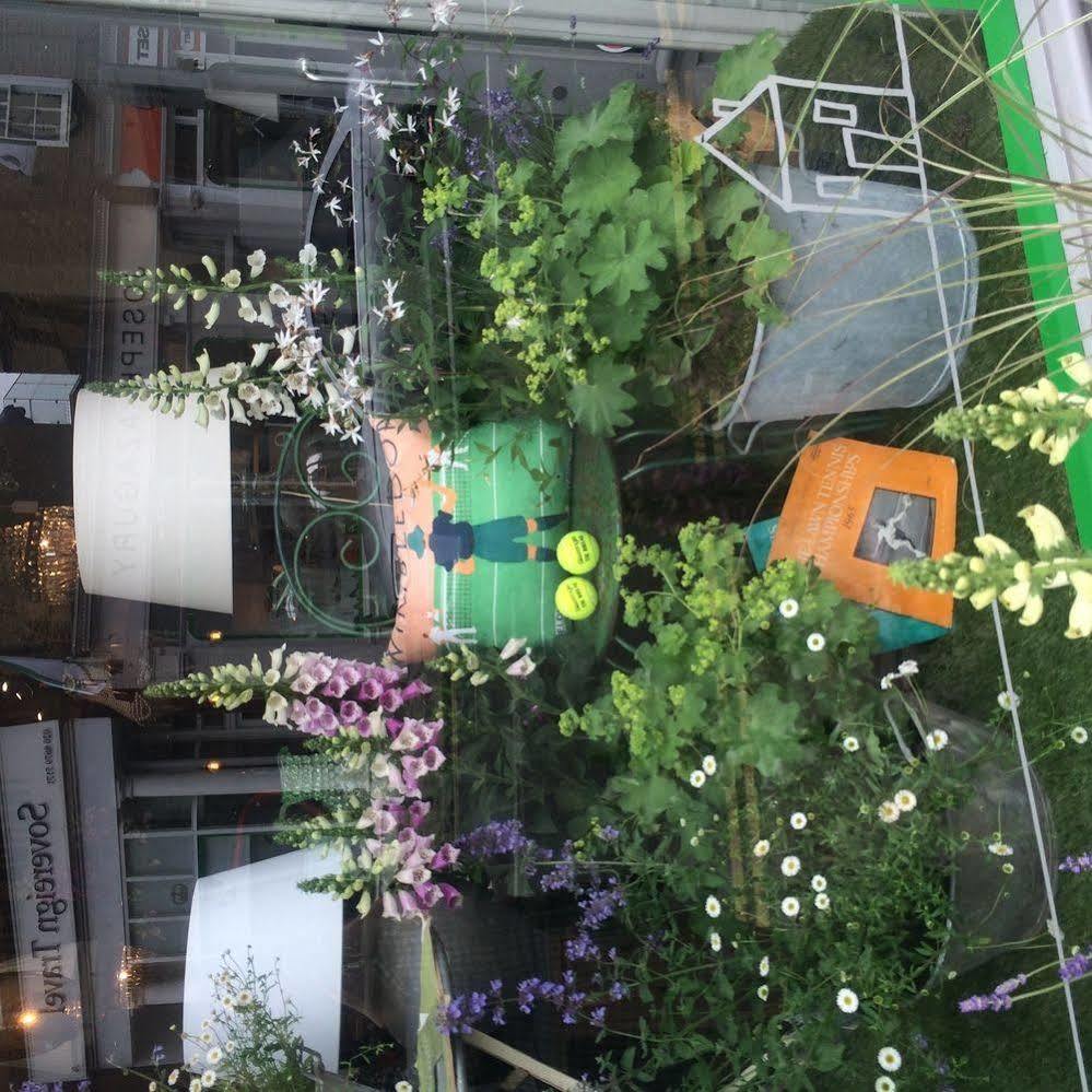 Lovely Garden Apartment In Wimbledon Town Centre With Private Parking By Wimbledon Holiday Lets Londra Exterior foto